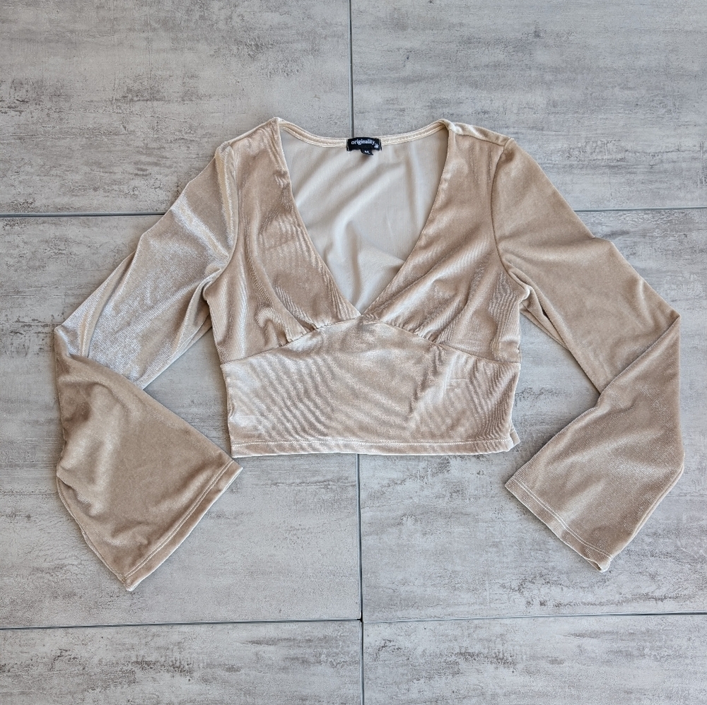 Originality Womens Mushroom Tan Velure Velvet Bell Sleeve V Neck Crop Top Medium